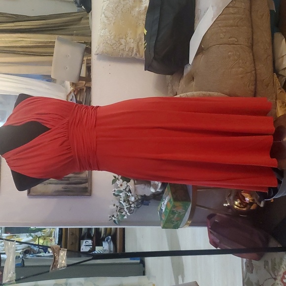 JONES WEAR BEAUTIFUL RED DRESS.SIZE 6 - Picture 1 of 3